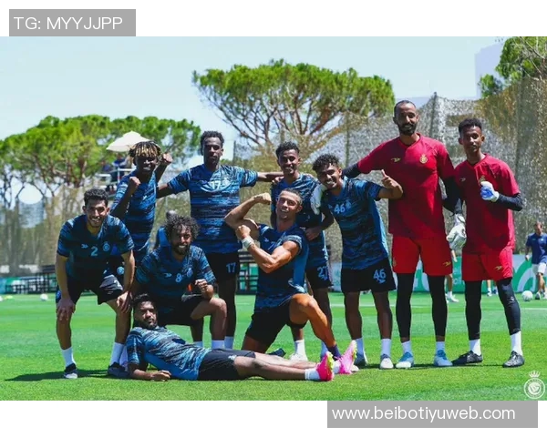 C罗回归利雅得胜利训练场备战新赛季展现斗志与激情